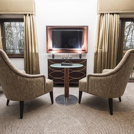Parklands Hotel & Country Club Newton Mearns Exteriör bild