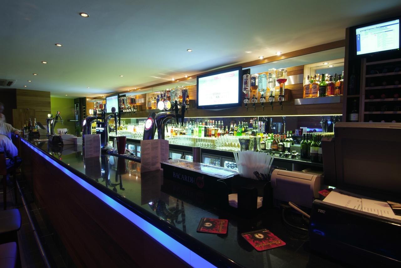 Parklands Hotel & Country Club Newton Mearns Exteriör bild