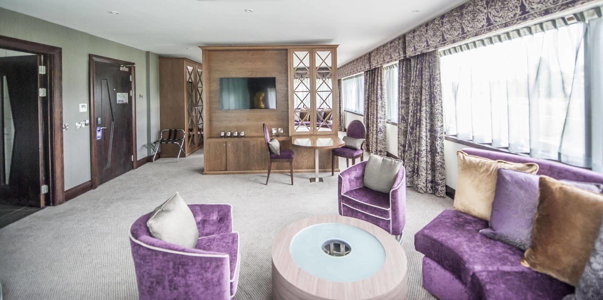 Parklands Hotel & Country Club Newton Mearns Exteriör bild