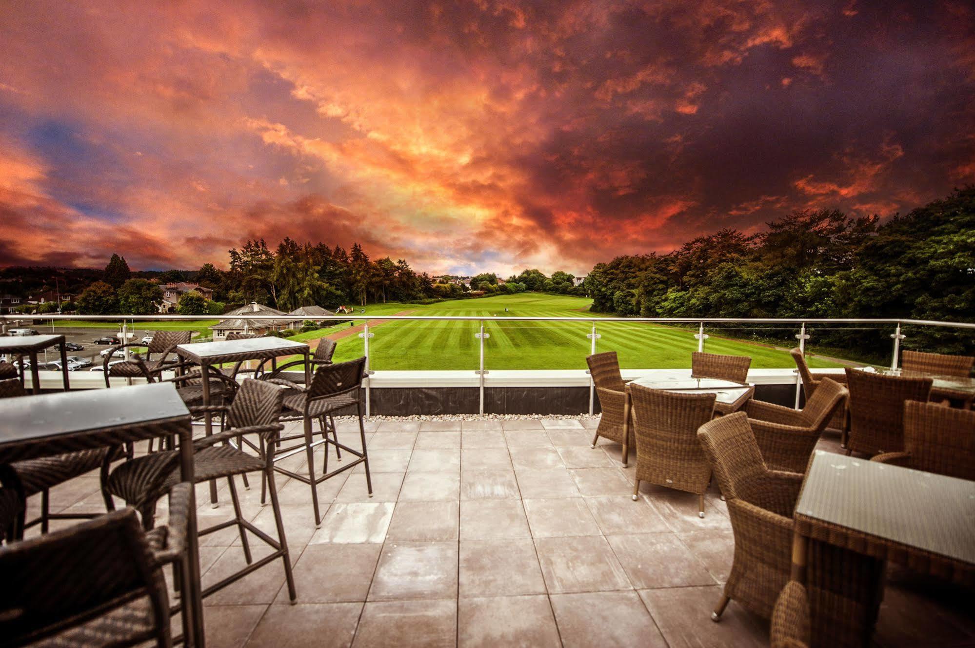 Parklands Hotel & Country Club Newton Mearns Exteriör bild