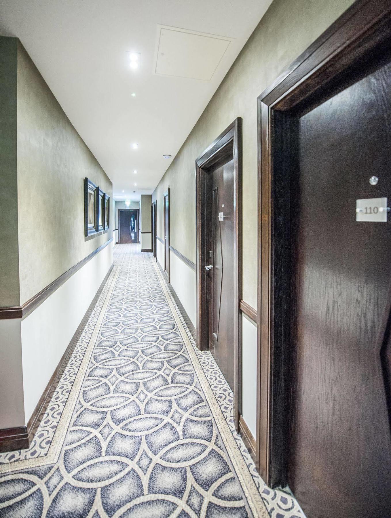 Parklands Hotel & Country Club Newton Mearns Exteriör bild